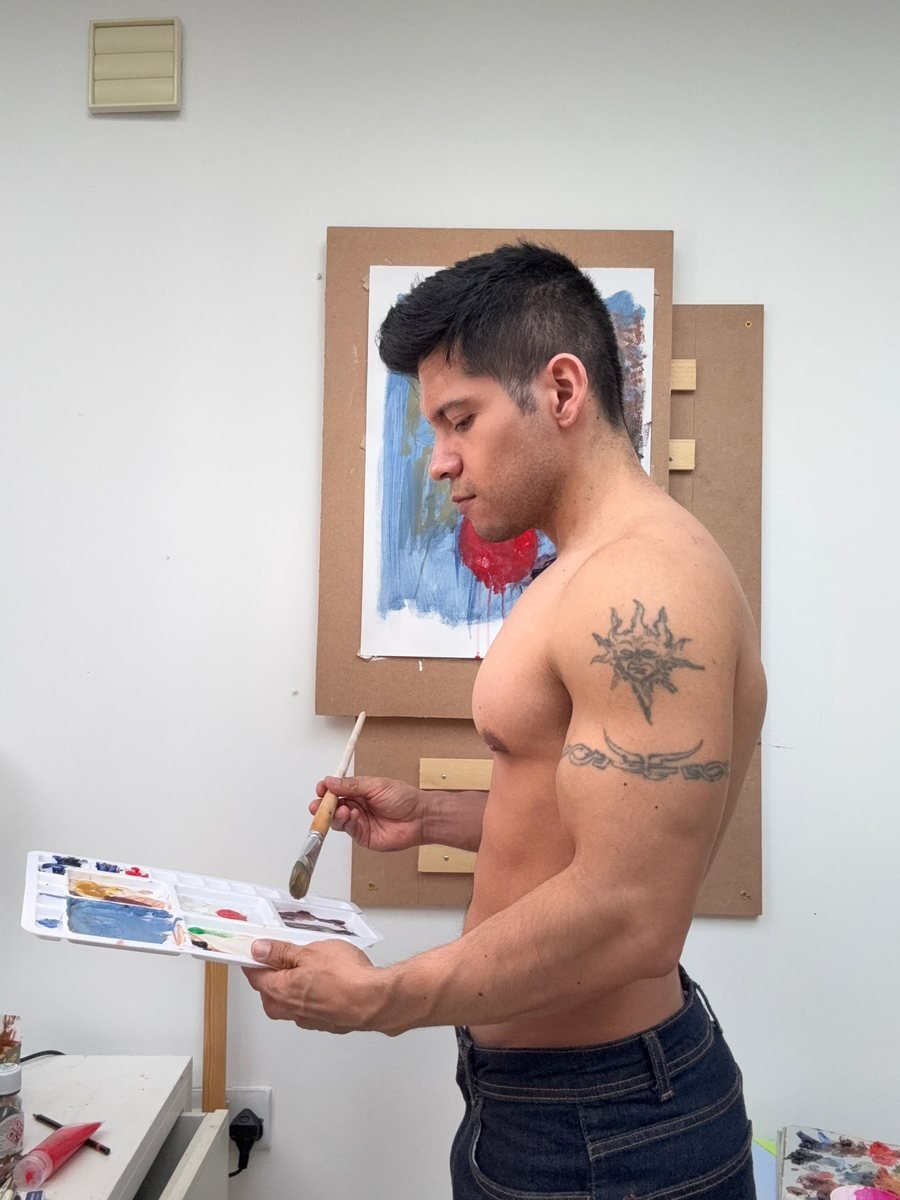 Dante in profile, holding a palette and brush